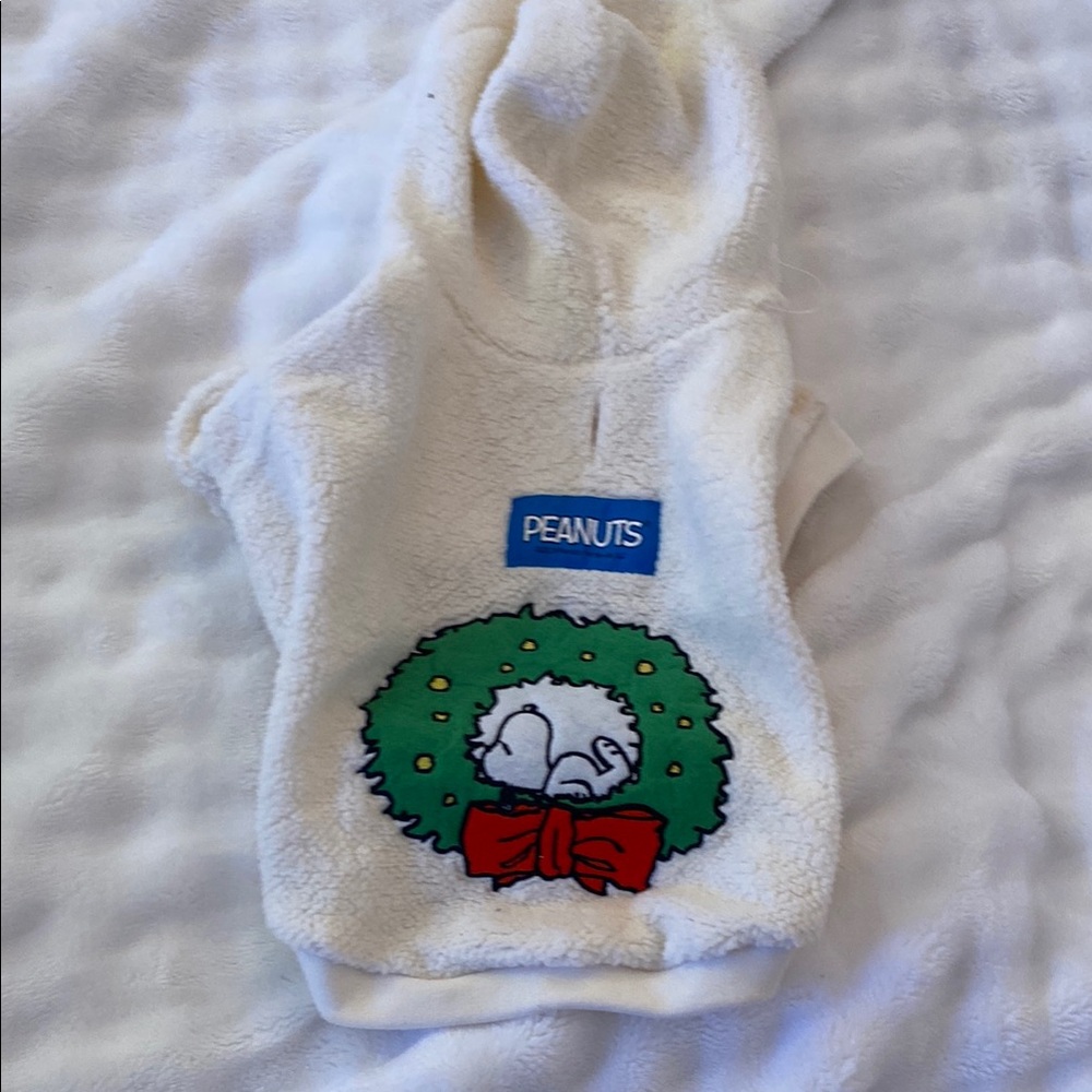 Peanuts White Dog Hoodie with Green Wreath
